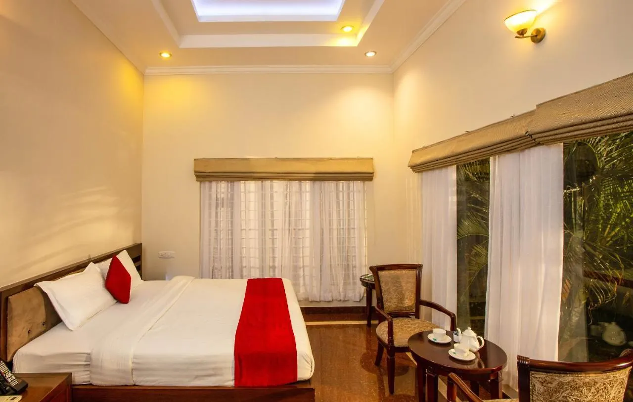 Cyrus Resort Alappuzha 4*,